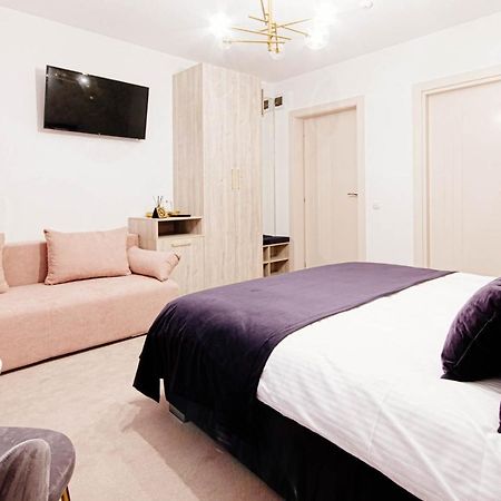 Liane Boutique Hotel Кимпулунг-Молдовенеск Екстер'єр фото