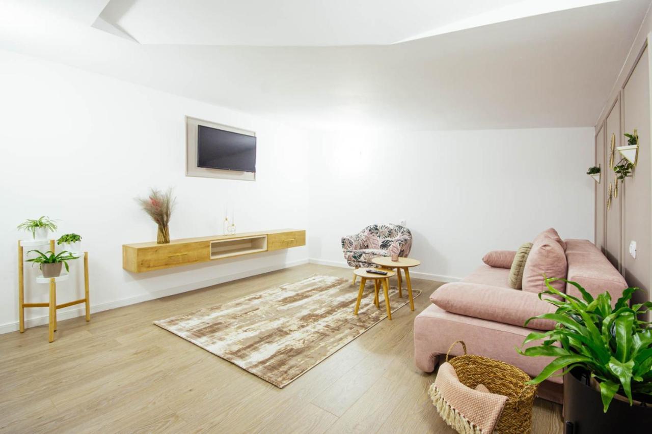 Liane Boutique Hotel Кимпулунг-Молдовенеск Екстер'єр фото