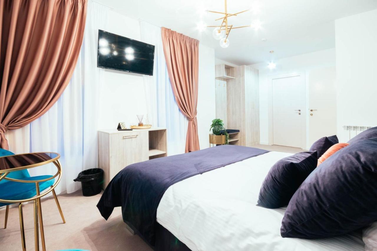 Liane Boutique Hotel Кимпулунг-Молдовенеск Екстер'єр фото