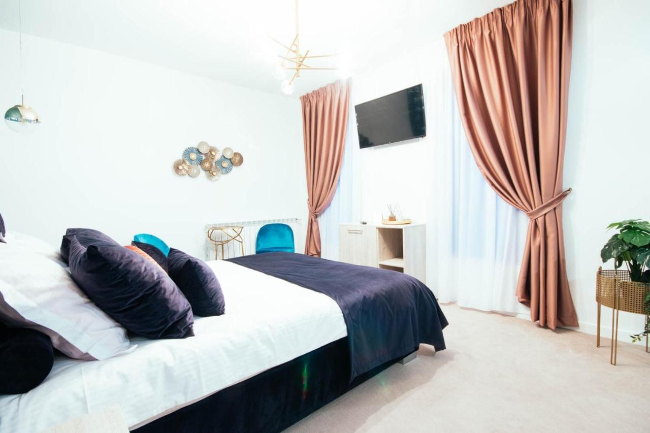Liane Boutique Hotel Кимпулунг-Молдовенеск Екстер'єр фото