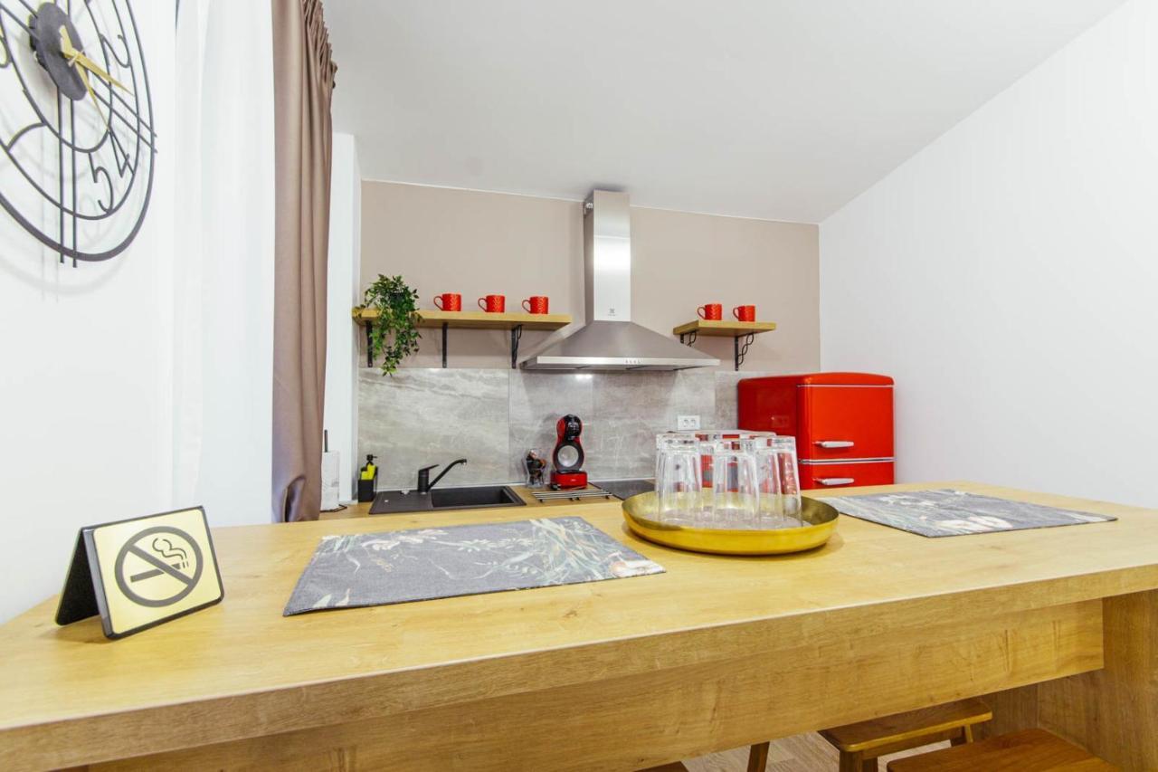 Liane Boutique Hotel Кимпулунг-Молдовенеск Екстер'єр фото
