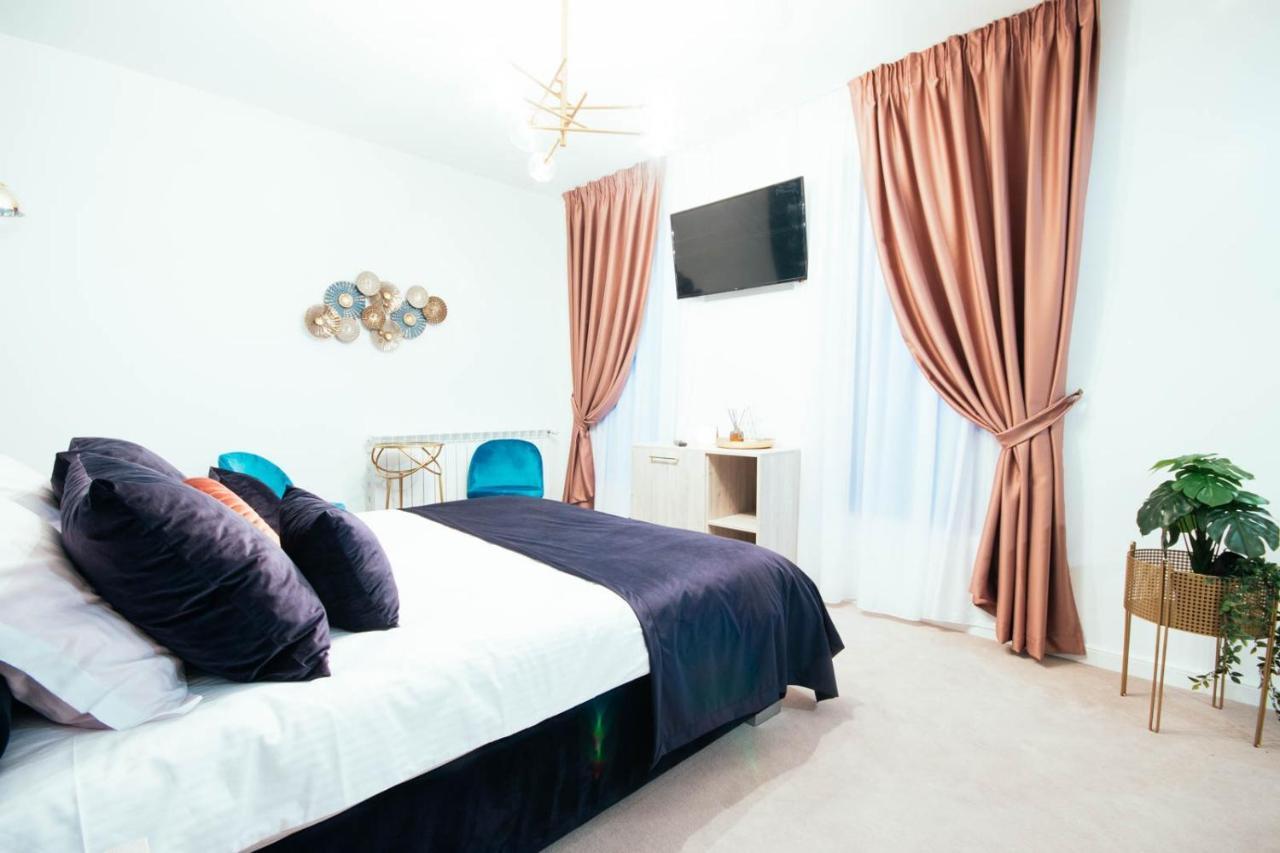 Liane Boutique Hotel Кимпулунг-Молдовенеск Екстер'єр фото