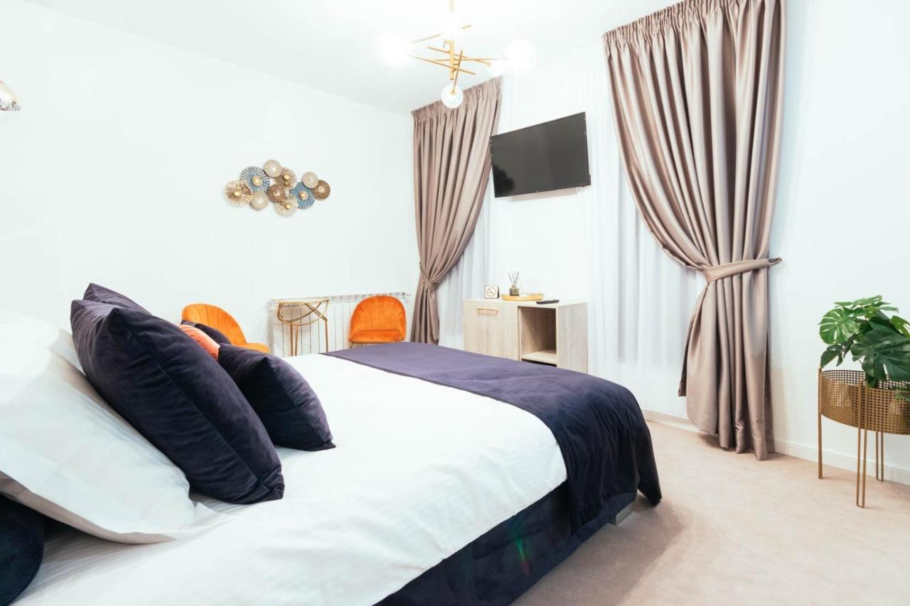 Liane Boutique Hotel Кимпулунг-Молдовенеск Екстер'єр фото